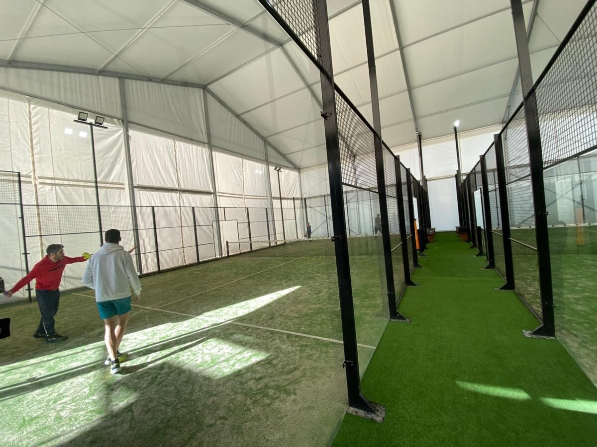 Carpa a 2 aguas para cubrir pista de padel